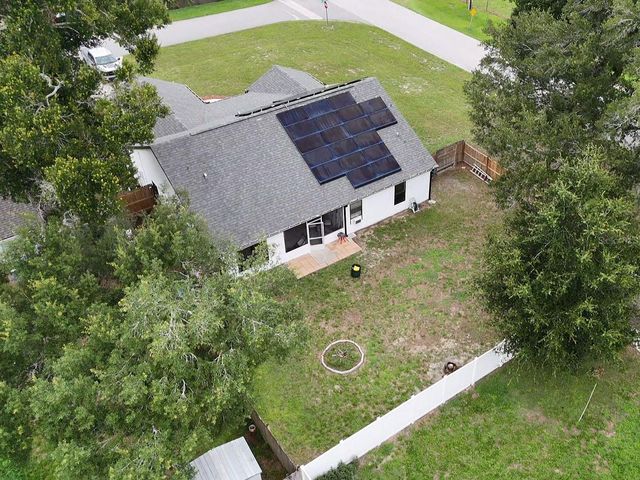 370 CARRIAGE LANE, Lady Lake, FL 32159