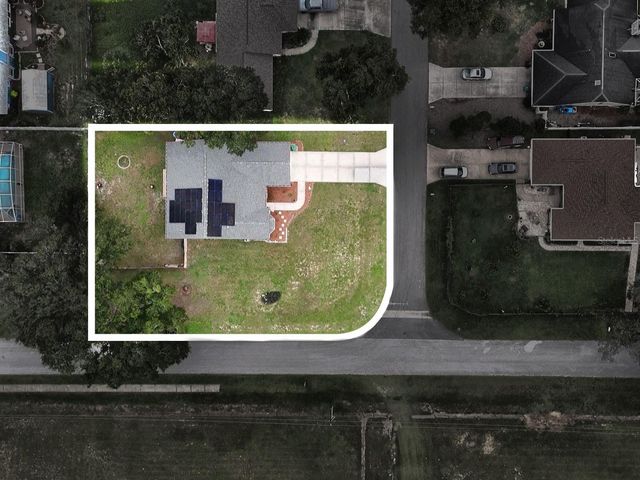370 CARRIAGE LANE, Lady Lake, FL 32159