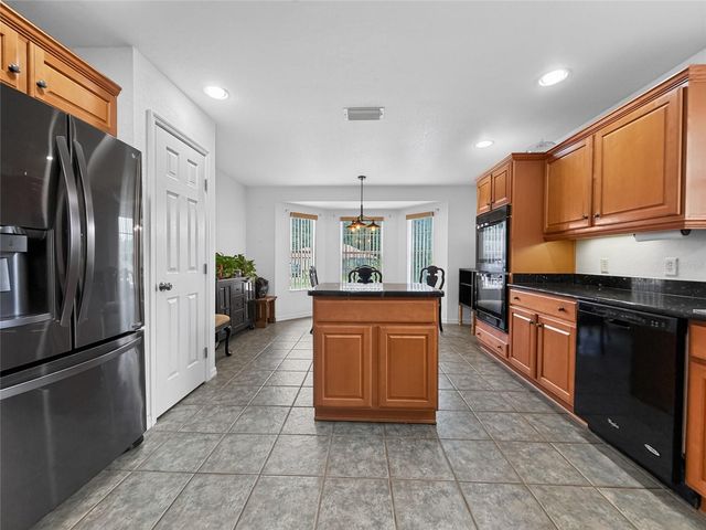 370 CARRIAGE LANE, Lady Lake, FL 32159