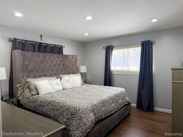32821 Winnie Avenue, Warren, MI 48093