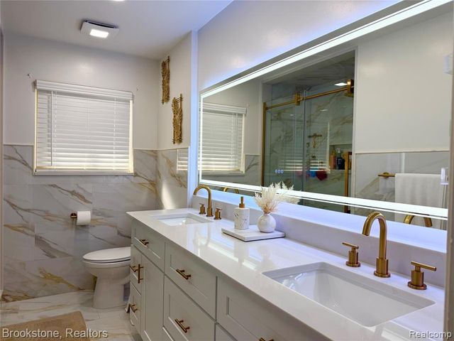 32821 Winnie Avenue, Warren, MI 48093