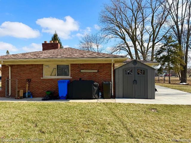 32821 Winnie Avenue, Warren, MI 48093