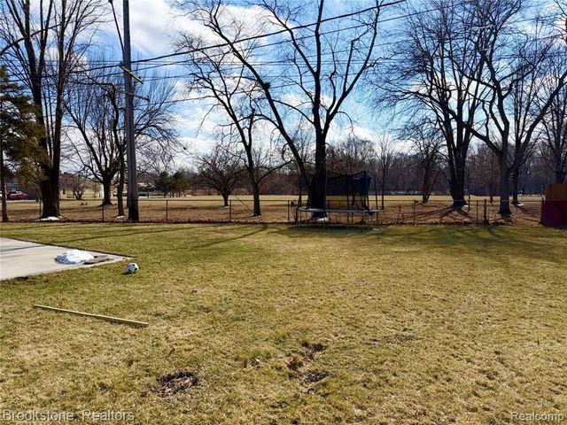 32821 Winnie Avenue, Warren, MI 48093