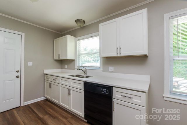 815 Wilbrown Circle, Charlotte, NC 28217