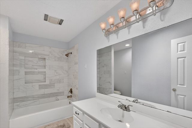 2222 Honey Creek Lane, Arlington, TX 76006