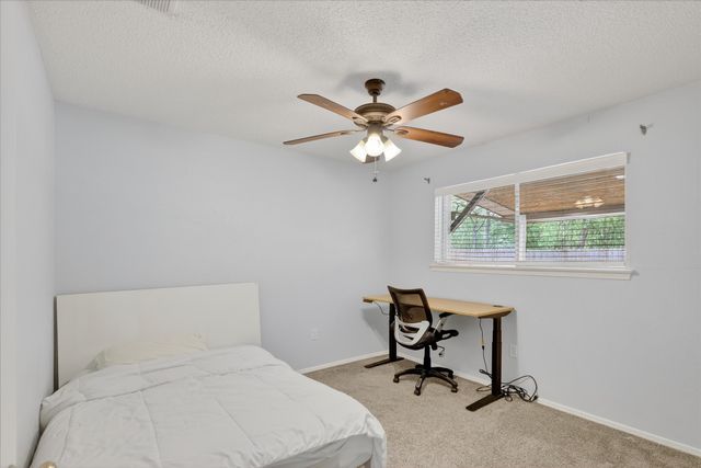 2222 Honey Creek Lane, Arlington, TX 76006