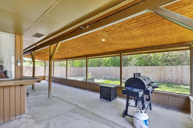 2222 Honey Creek Lane, Arlington, TX 76006