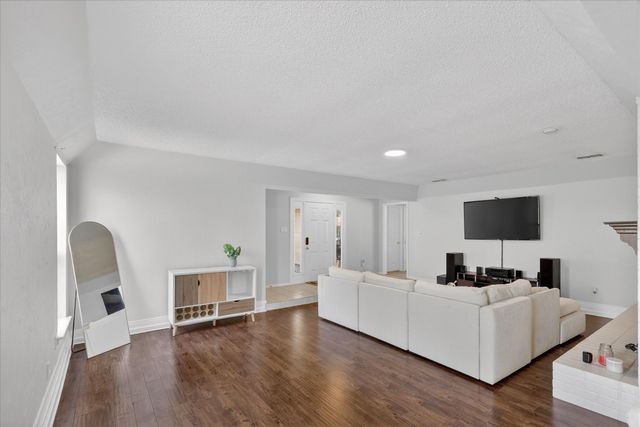 2222 Honey Creek Lane, Arlington, TX 76006