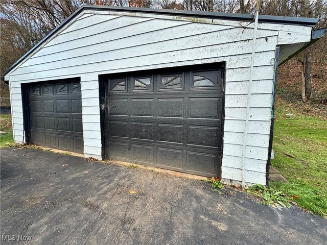 49577 State Route 154, Negley, OH 44441