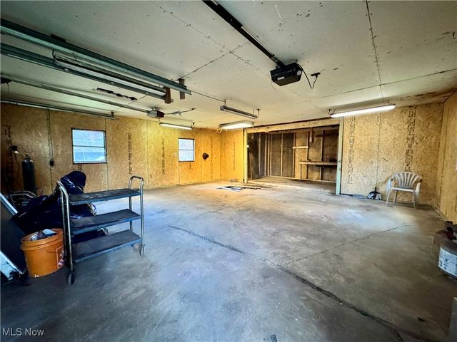 49577 State Route 154, Negley, OH 44441