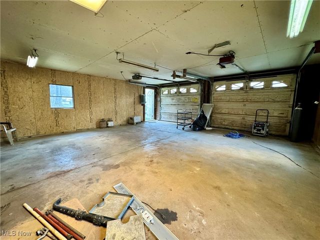 49577 State Route 154, Negley, OH 44441