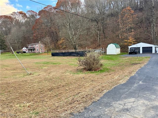 49577 State Route 154, Negley, OH 44441