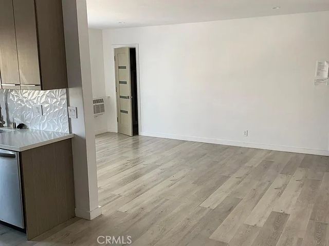 702 S St Andrews Place 1, Los Angeles, CA 90005