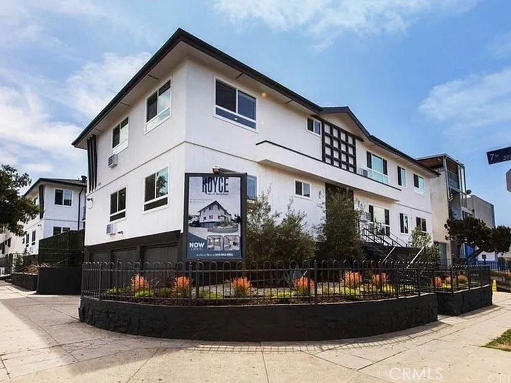 702 S St Andrews Place 1, Los Angeles, CA 90005
