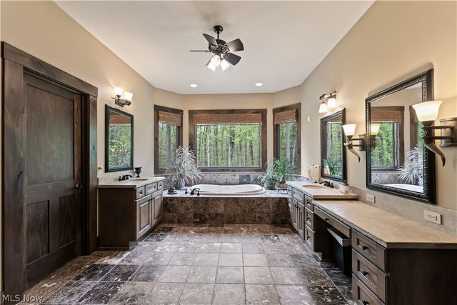 805 Cascades Drive, Aurora, OH 44202