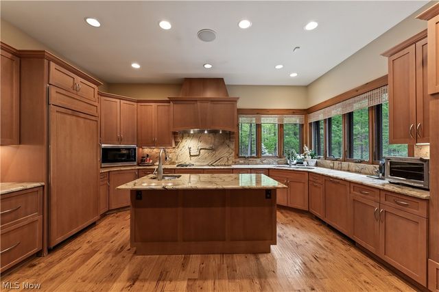 805 Cascades Drive, Aurora, OH 44202