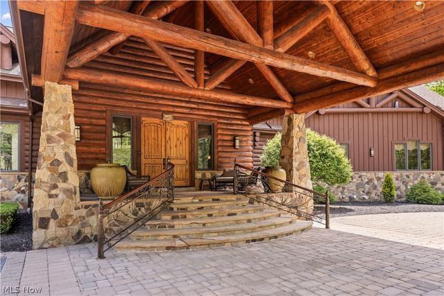 805 Cascades Drive, Aurora, OH 44202