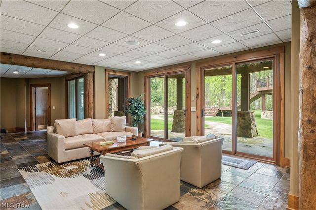 805 Cascades Drive, Aurora, OH 44202