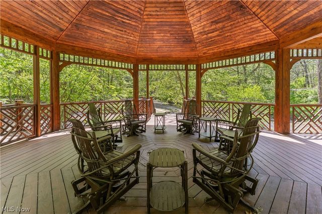 805 Cascades Drive, Aurora, OH 44202
