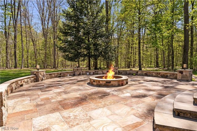 805 Cascades Drive, Aurora, OH 44202