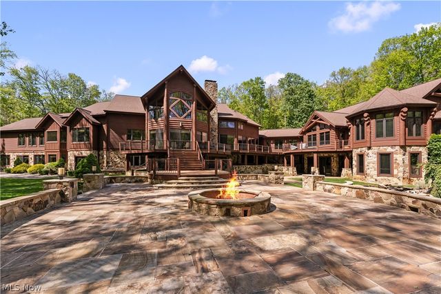 805 Cascades Drive, Aurora, OH 44202