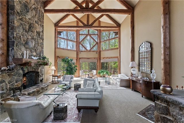 805 Cascades Drive, Aurora, OH 44202