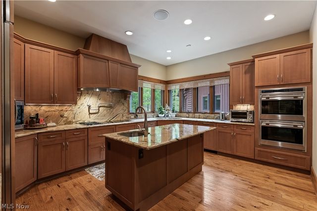 805 Cascades Drive, Aurora, OH 44202