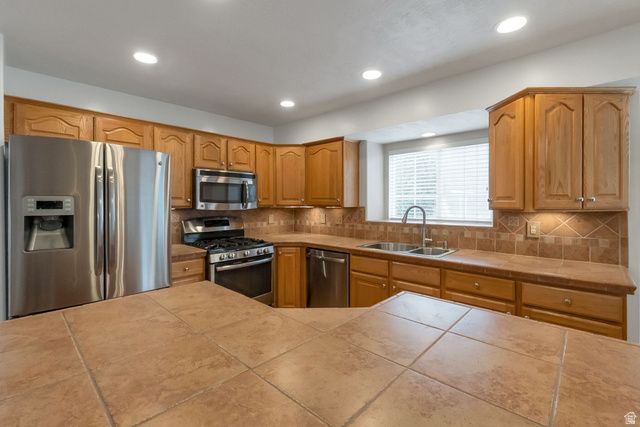 11079 S OHENRY RD, Sandy, UT 84070