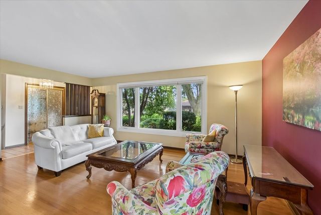 7949 Sycamore Drive, Orland Park, IL 60462