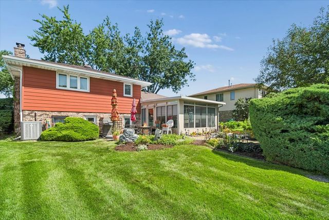 7949 Sycamore Drive, Orland Park, IL 60462