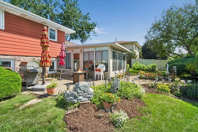 7949 Sycamore Drive, Orland Park, IL 60462
