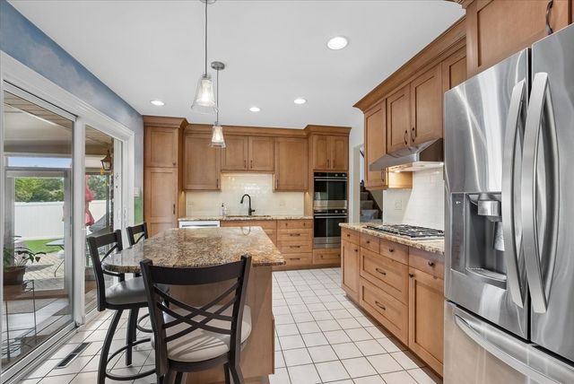 7949 Sycamore Drive, Orland Park, IL 60462