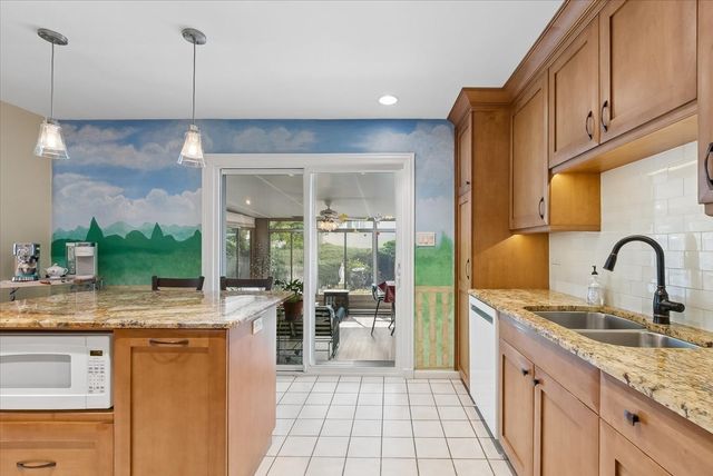 7949 Sycamore Drive, Orland Park, IL 60462