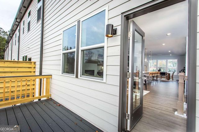 364 Sunset Hollow Street 10, Sugar Hill, GA 30518