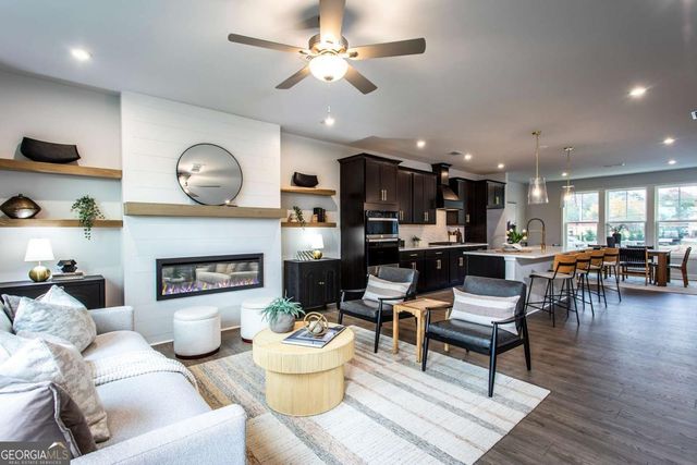 364 Sunset Hollow Street 10, Sugar Hill, GA 30518