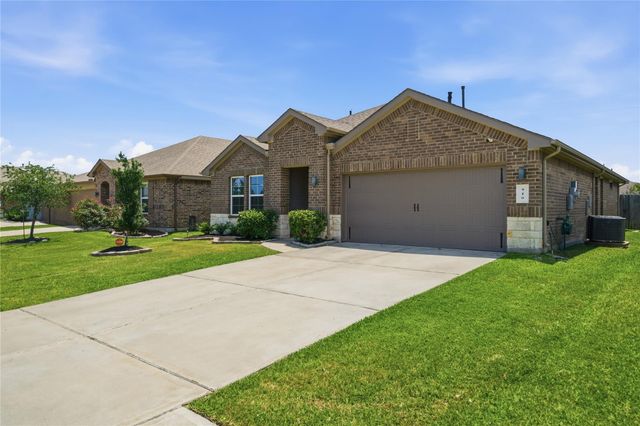 910 Betsy Hill Drive, Rosharon, TX 77583