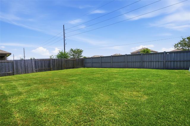 910 Betsy Hill Drive, Rosharon, TX 77583