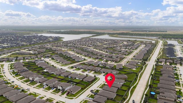 910 Betsy Hill Drive, Rosharon, TX 77583