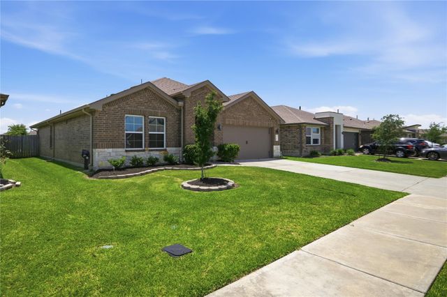 910 Betsy Hill Drive, Rosharon, TX 77583
