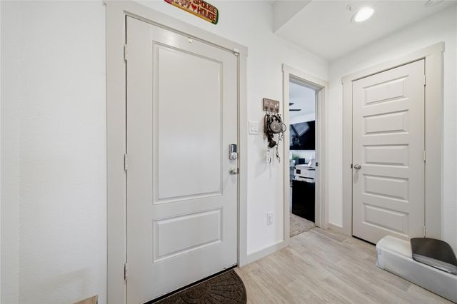 910 Betsy Hill Drive, Rosharon, TX 77583
