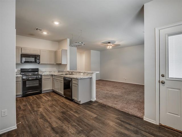 1005 S Blackjack Lane, Mustang, OK 73064