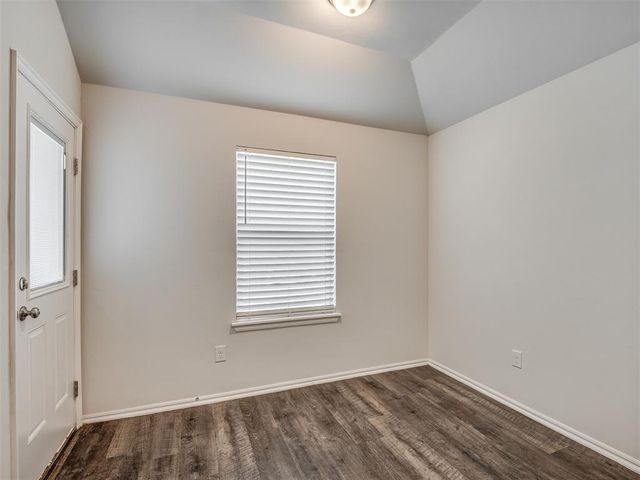 1005 S Blackjack Lane, Mustang, OK 73064