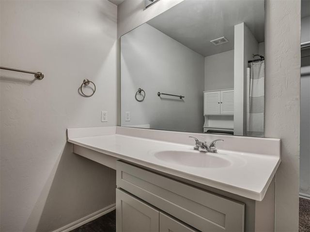 1005 S Blackjack Lane, Mustang, OK 73064