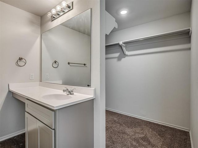 1005 S Blackjack Lane, Mustang, OK 73064