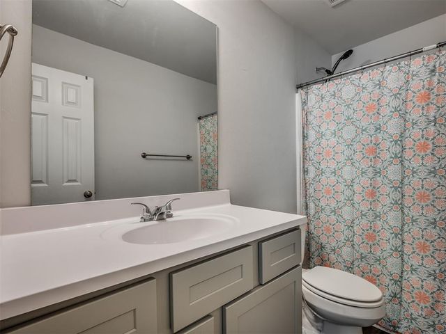 1005 S Blackjack Lane, Mustang, OK 73064