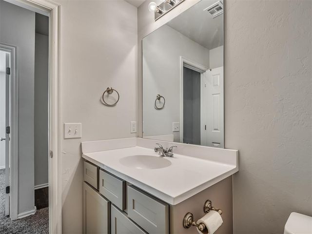 1005 S Blackjack Lane, Mustang, OK 73064