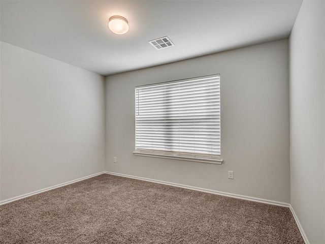 1005 S Blackjack Lane, Mustang, OK 73064