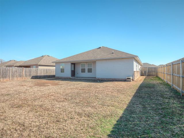 1005 S Blackjack Lane, Mustang, OK 73064
