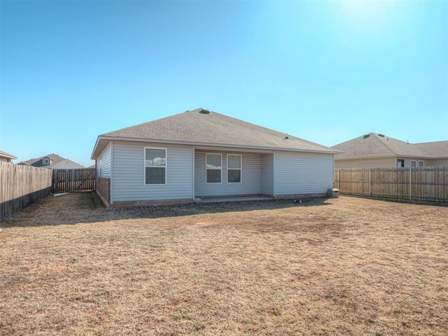 1005 S Blackjack Lane, Mustang, OK 73064