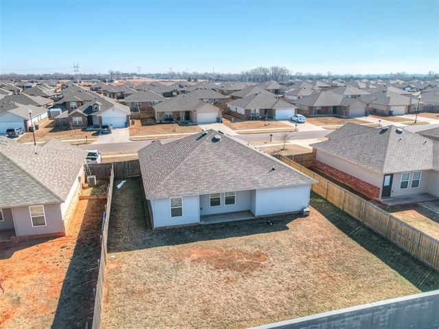 1005 S Blackjack Lane, Mustang, OK 73064